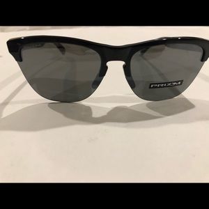 Oakley frog skin lite black/black prism NIB$126